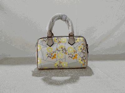Ice-crack plum-blossom hand-woven Shu Brocade handbag.
